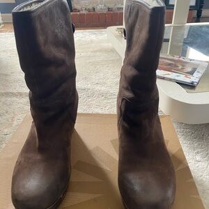 UGG Brown Winter Boots Mid-Calf Pull-On Style